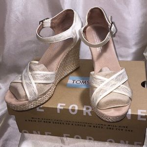 Toms wedges
